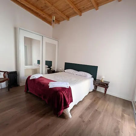 Casas Albano 1 * Калдаш-да-Раинья